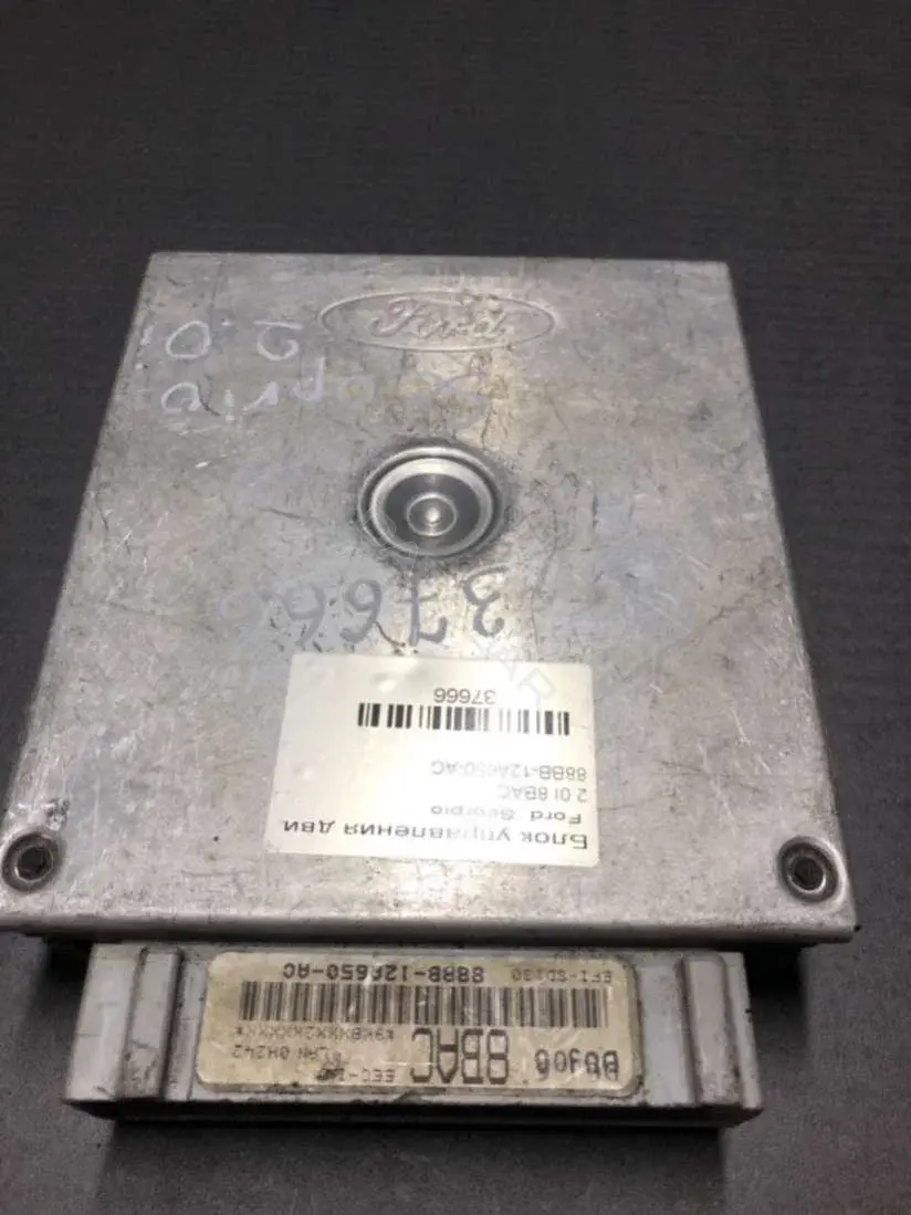 Блок управления двигателем 88BB-12A650-AC, 8BAC
