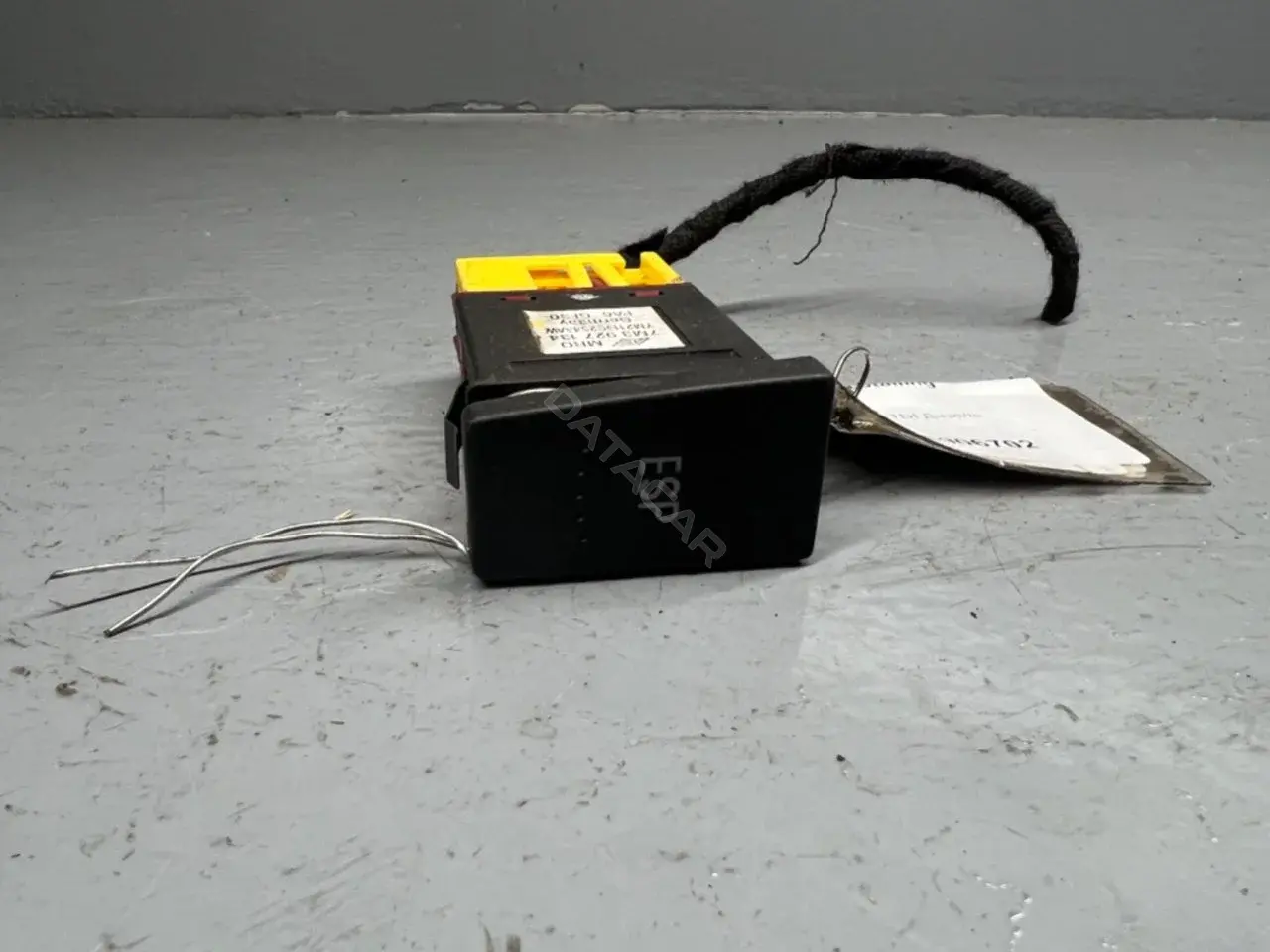 Кнопка антипробуксовочной системы (ABS/ESP) 7M3927134, YM2119G254AAW