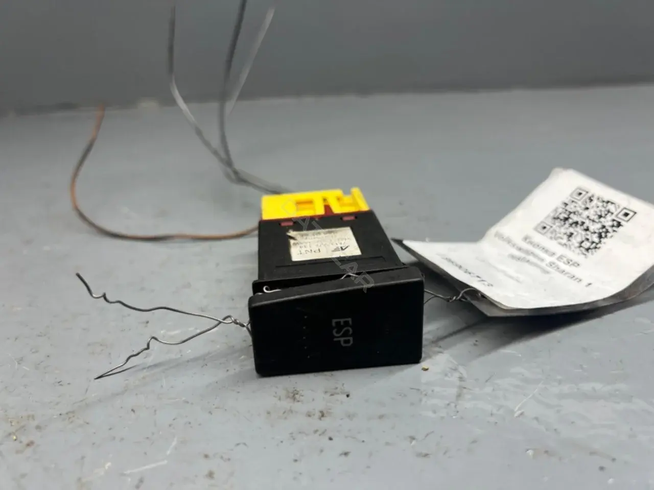 Кнопка антипробуксовочной системы (ABS/ESP) 7M3927134, YM2119G254AAW
