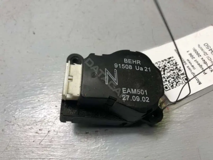 Мотор заслонки печки 91508 Ua 21 EAM 501, BEHR