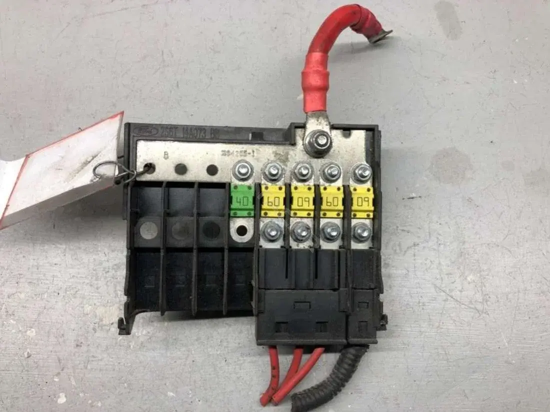 Блок предохранителей 2S6T-14A073-BB