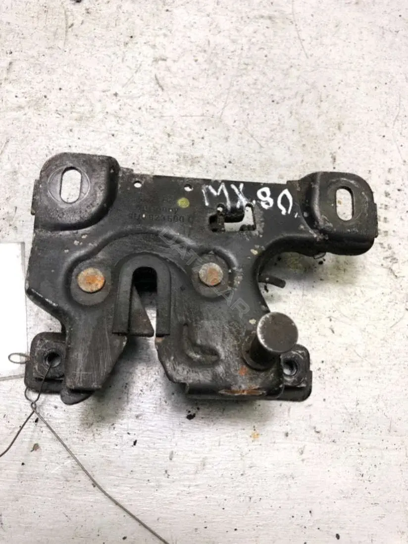 Замок капота 8L0823509