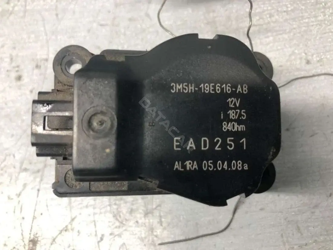 Мотор заслонки печки 3M5H-19E16-AB