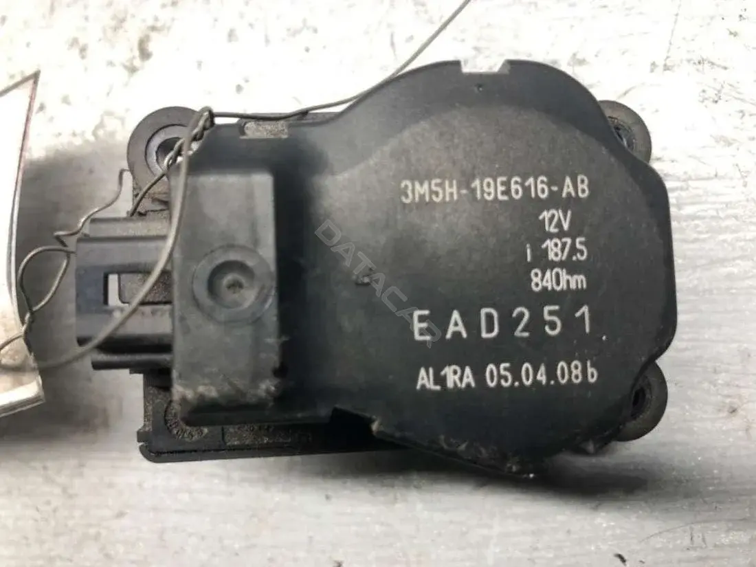 Мотор заслонки печки 3M5H-19E16-AB