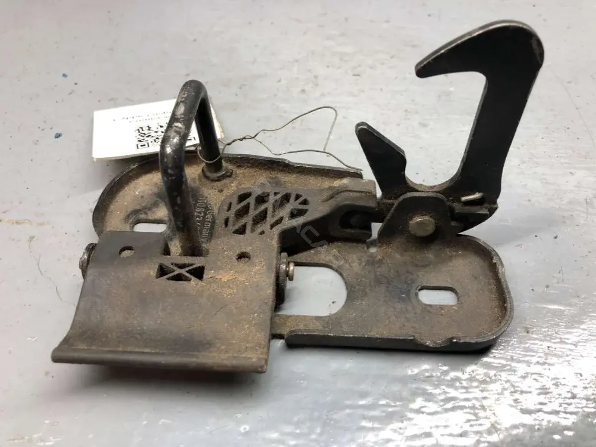 Замок капота 1T0823480A