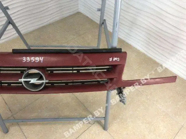 Решетка радиатора GM90414156
