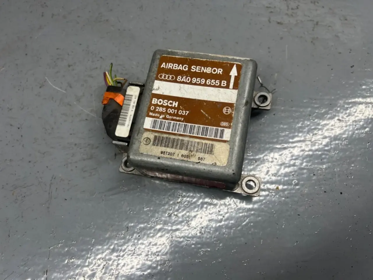 Блок управления подушками безопасности 0285001037, 8A0959655B, BOSCH