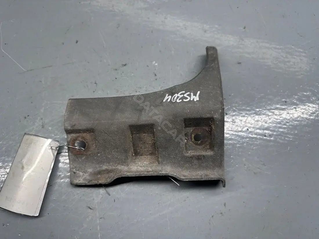 Накладка на порог 5M51-R10174-AD