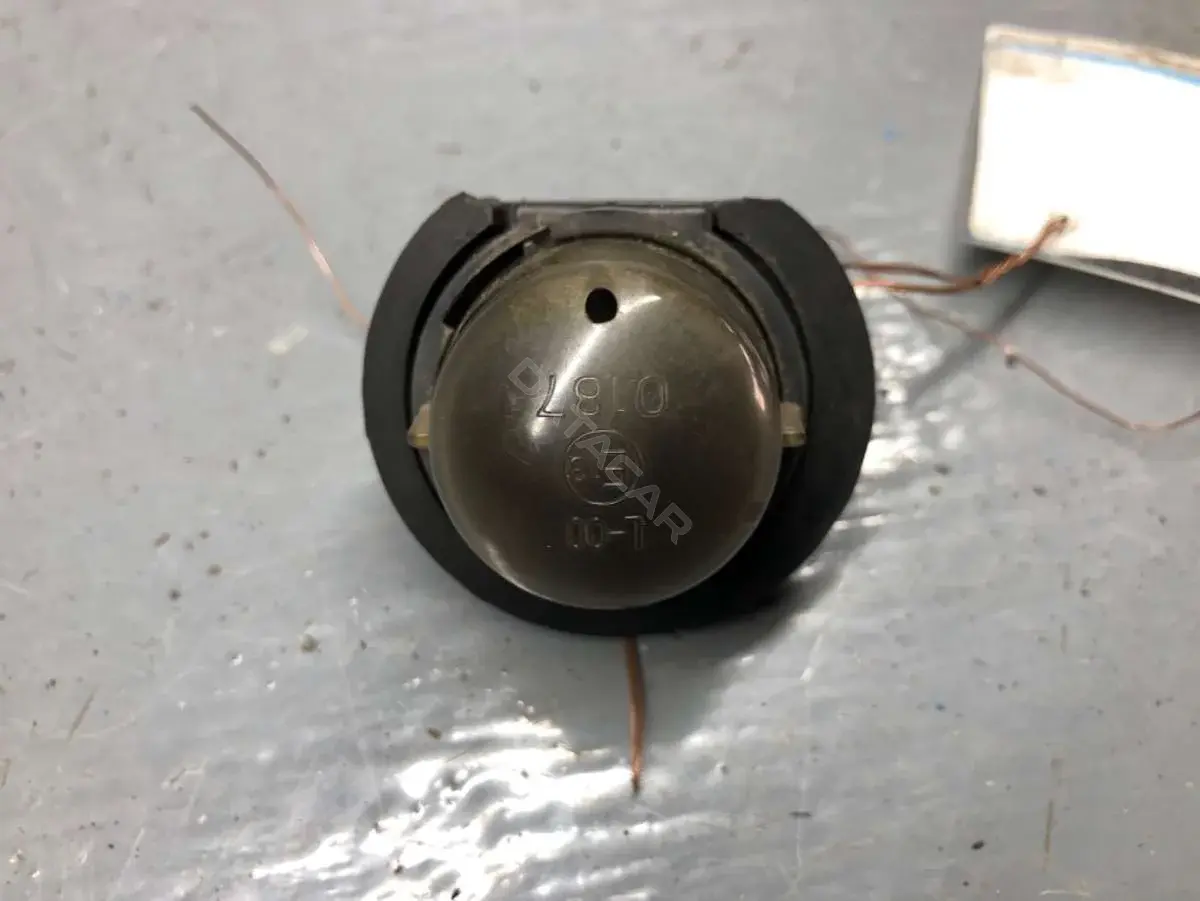 Фонарь подсветки номерного знака 35910-75F30