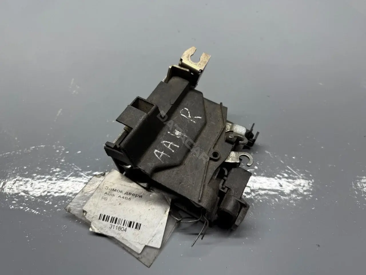 Замок двери 8D1837016A