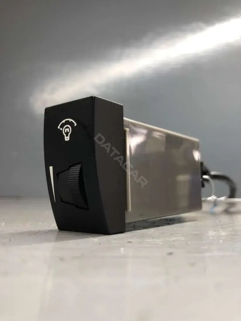 Кнопка освещения панели приборов 94950-2G000VA