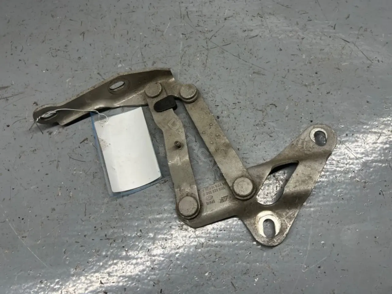 Петля капота 7M0823302G, 95VWA-16800-AH