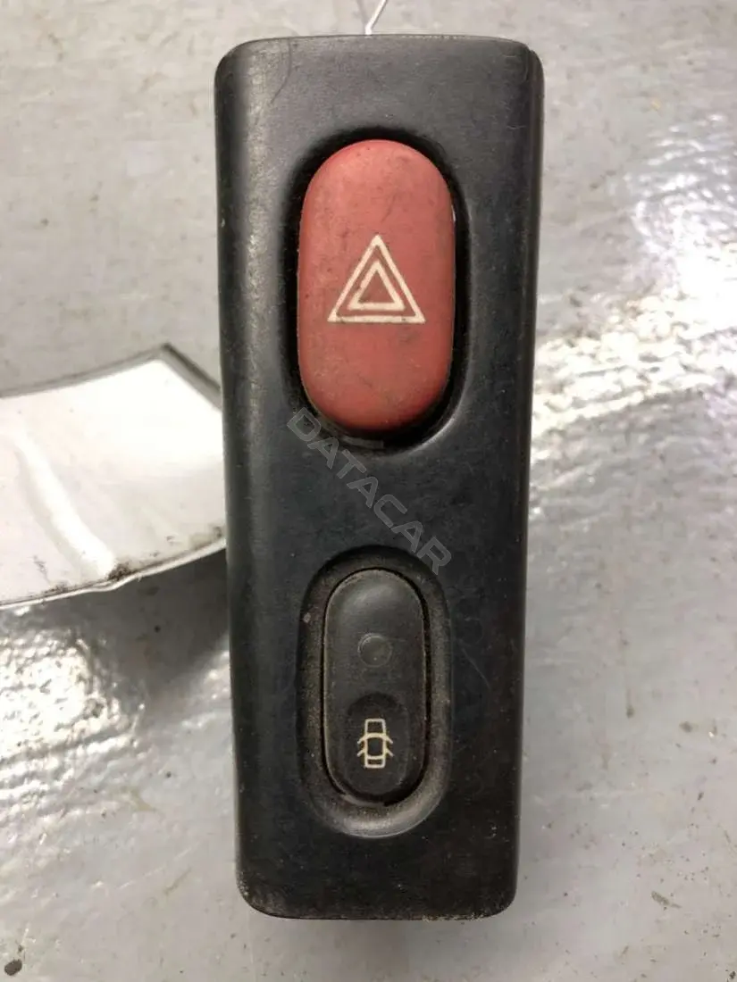 Кнопка аварийки 7700421089, 822955