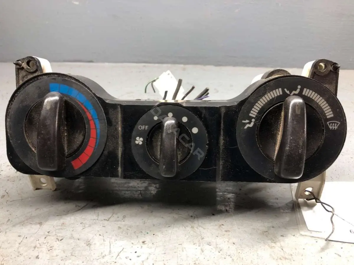 Блок управления климат-контролем MR958027