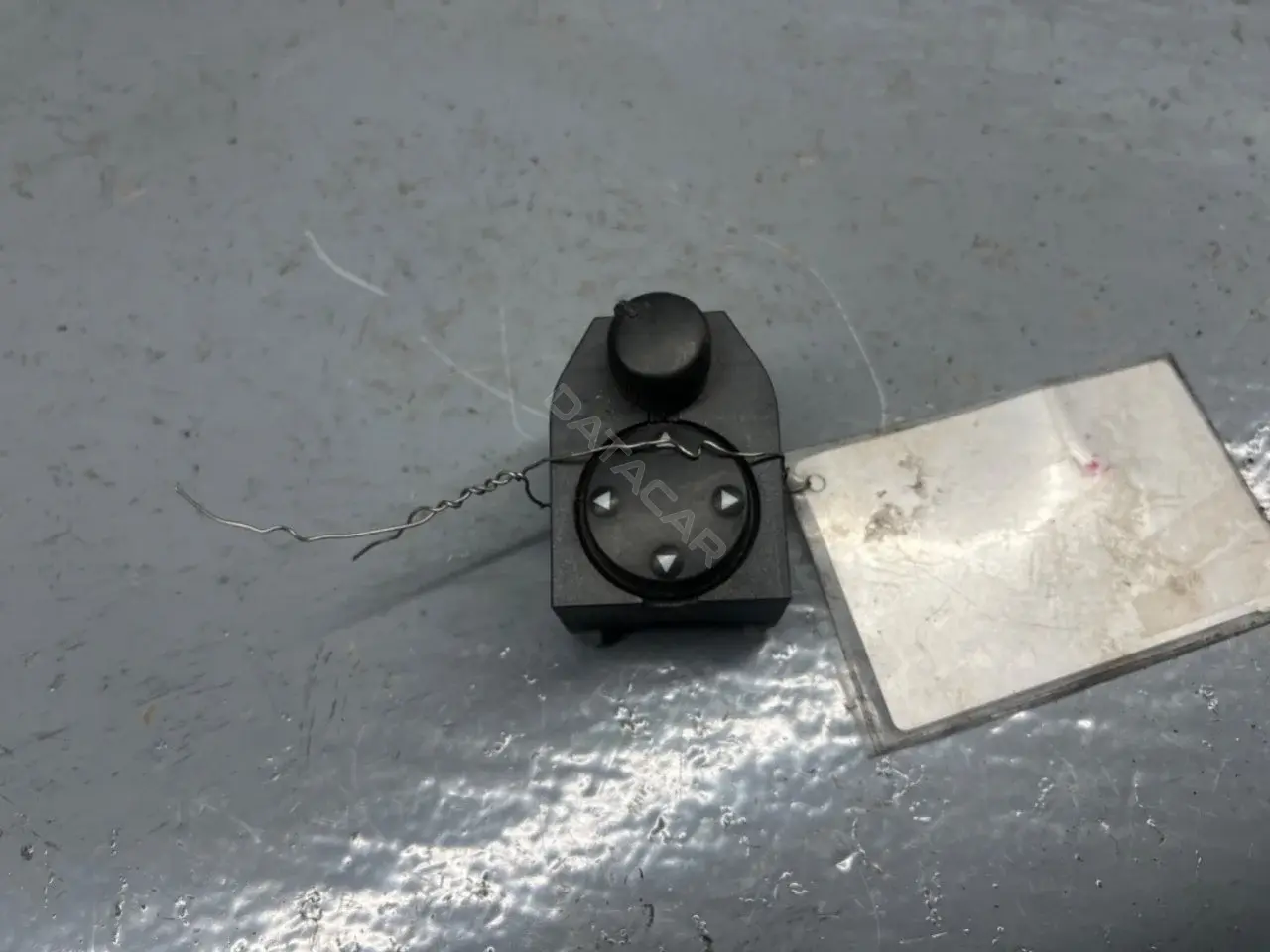 Джойстик регулировки зеркал 8D0959565