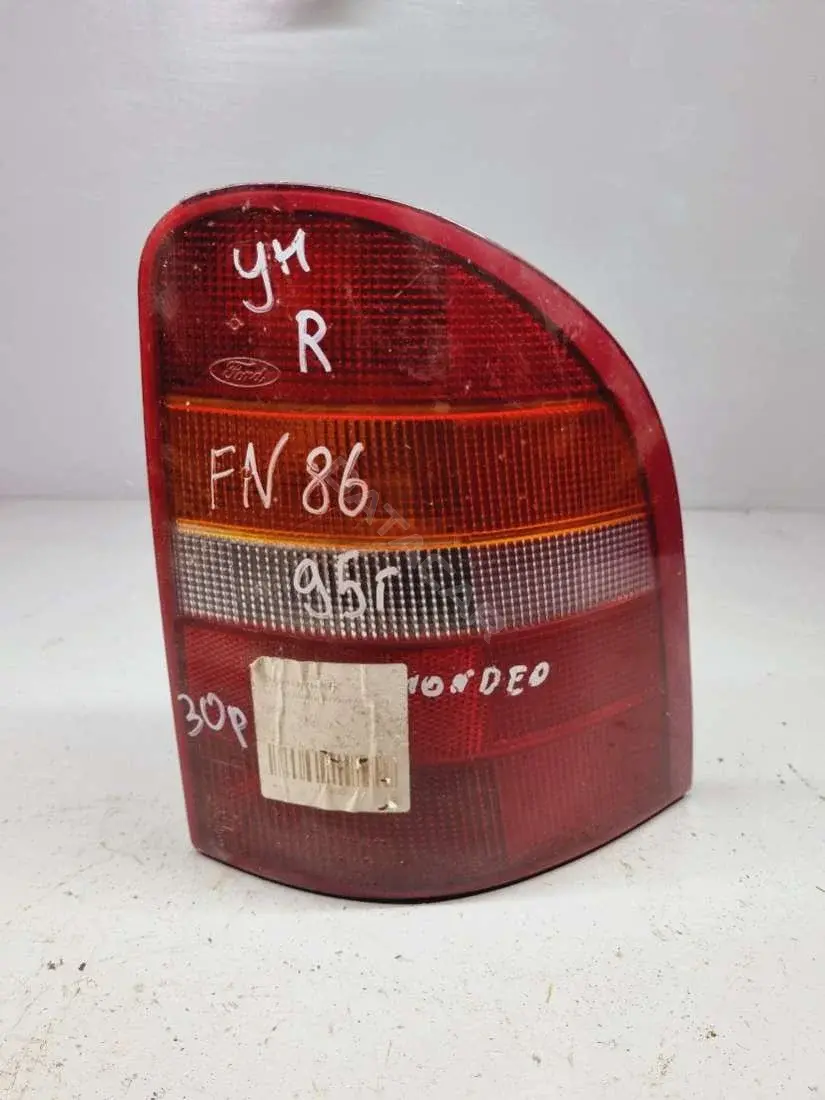 Задние фонари 93BG-13N004-EB