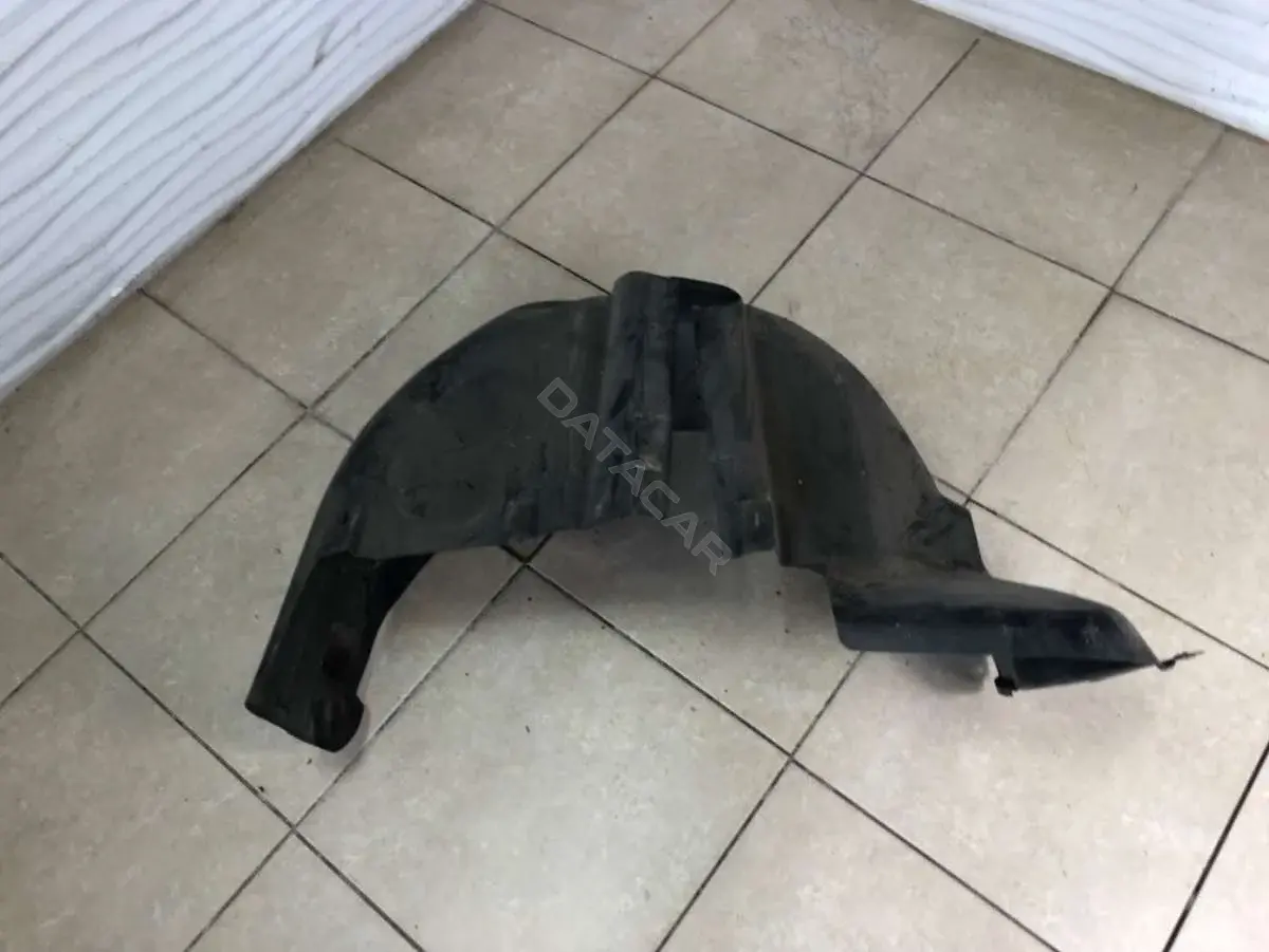 Подкрылок 6L6810970D