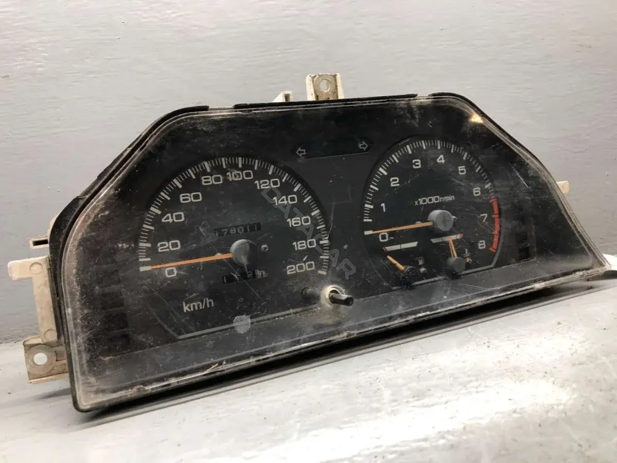 Панель приборов MB680698