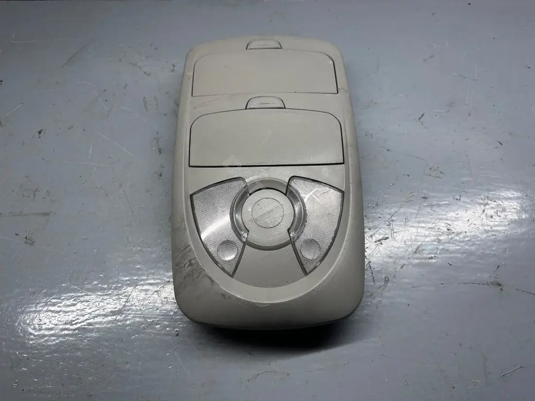 Плафон освещения салона 77650-09000