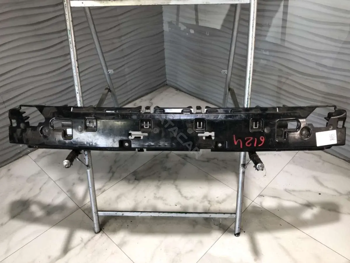Усилитель бампера 52615-0640