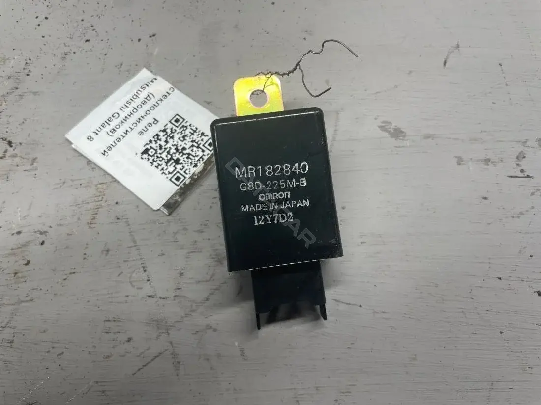Реле стеклоочистителя MR182840