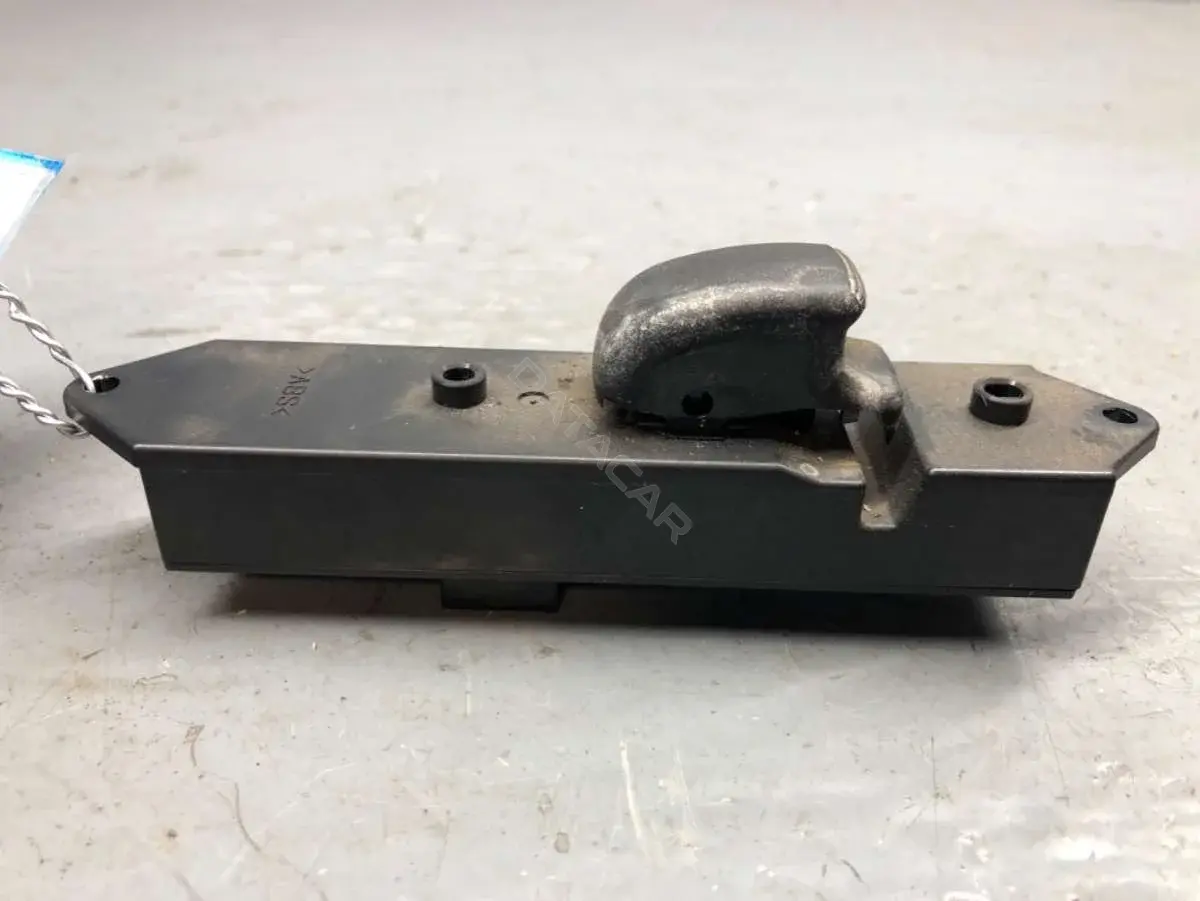 Кнопка стеклоподъемника MR252818