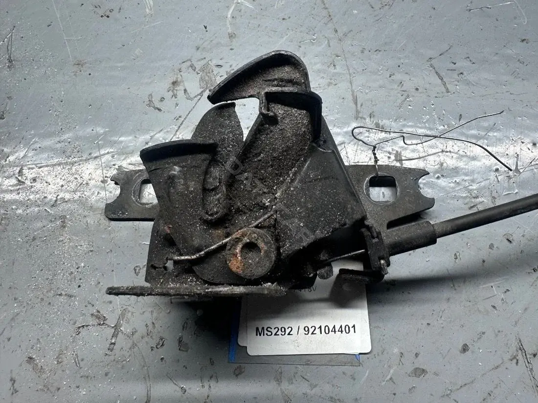Замок капота 1H0823509B