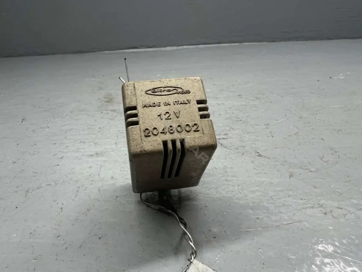 Реле поворотов 2048002