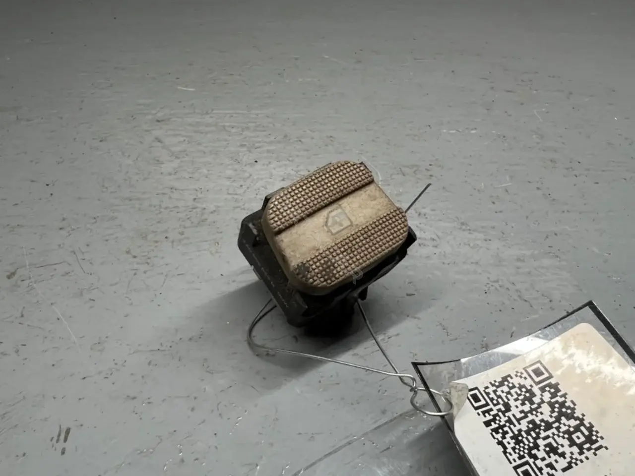 Кнопка стеклоподъемника 3A0959855B