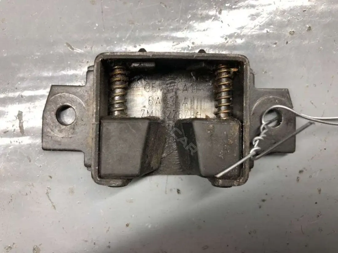 Замок крышки багажника 7M0827679H, 95VW-A116A83-AJ