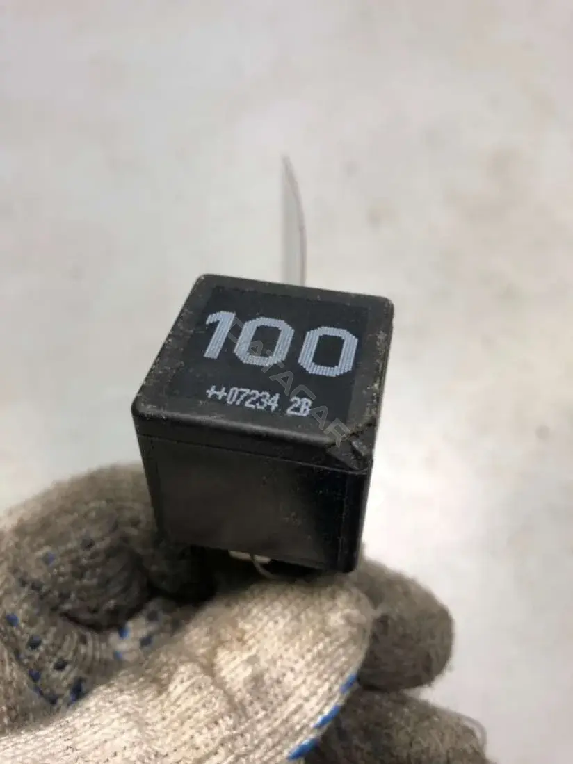 Многофункциональное реле 7M0951253A, 95VW10K705CA