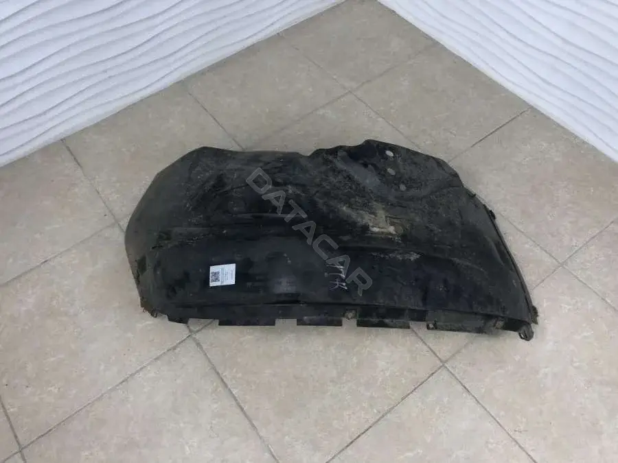Подкрылок 3L24-16020-AA