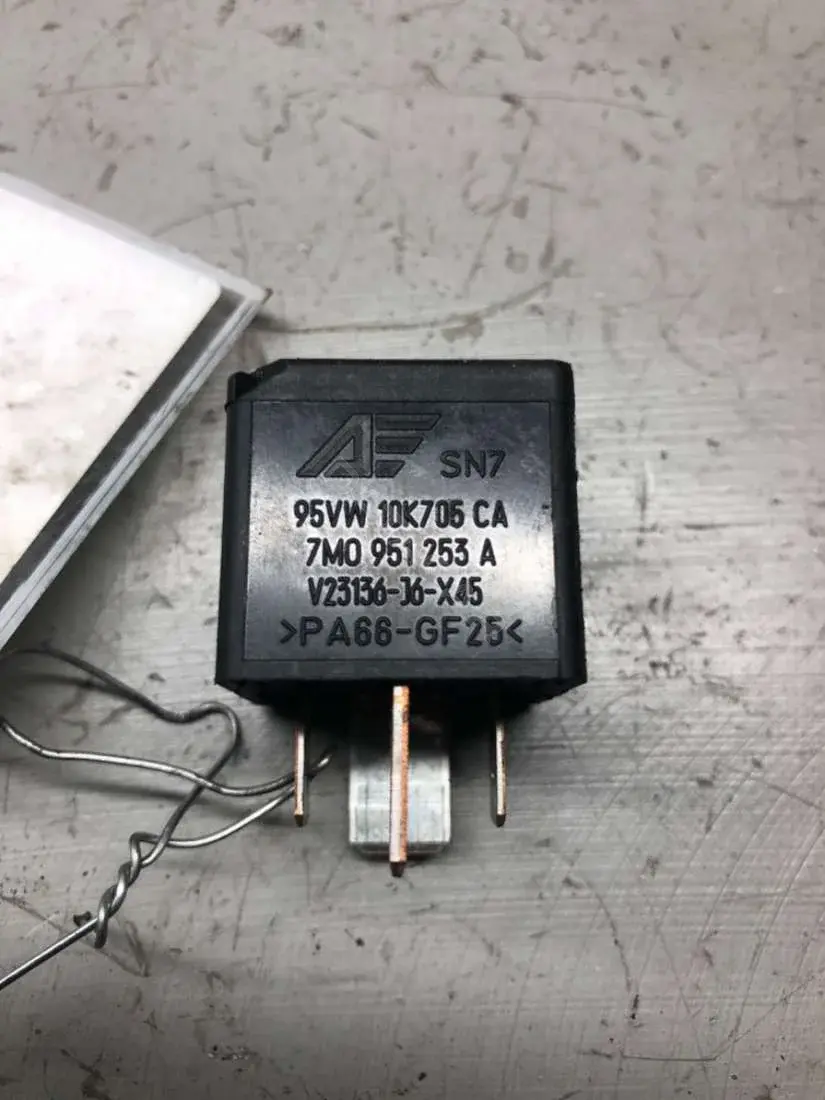 Реле вентилятора 7M0951253A, 95VW10K705CA
