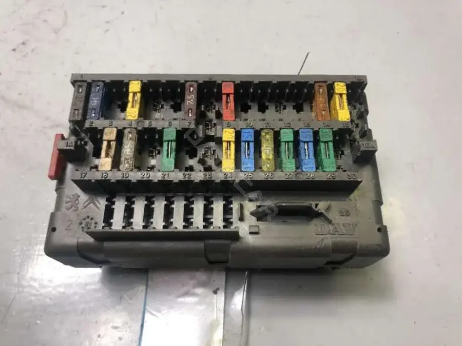 Блок предохранителей 0, PSA 9568678880