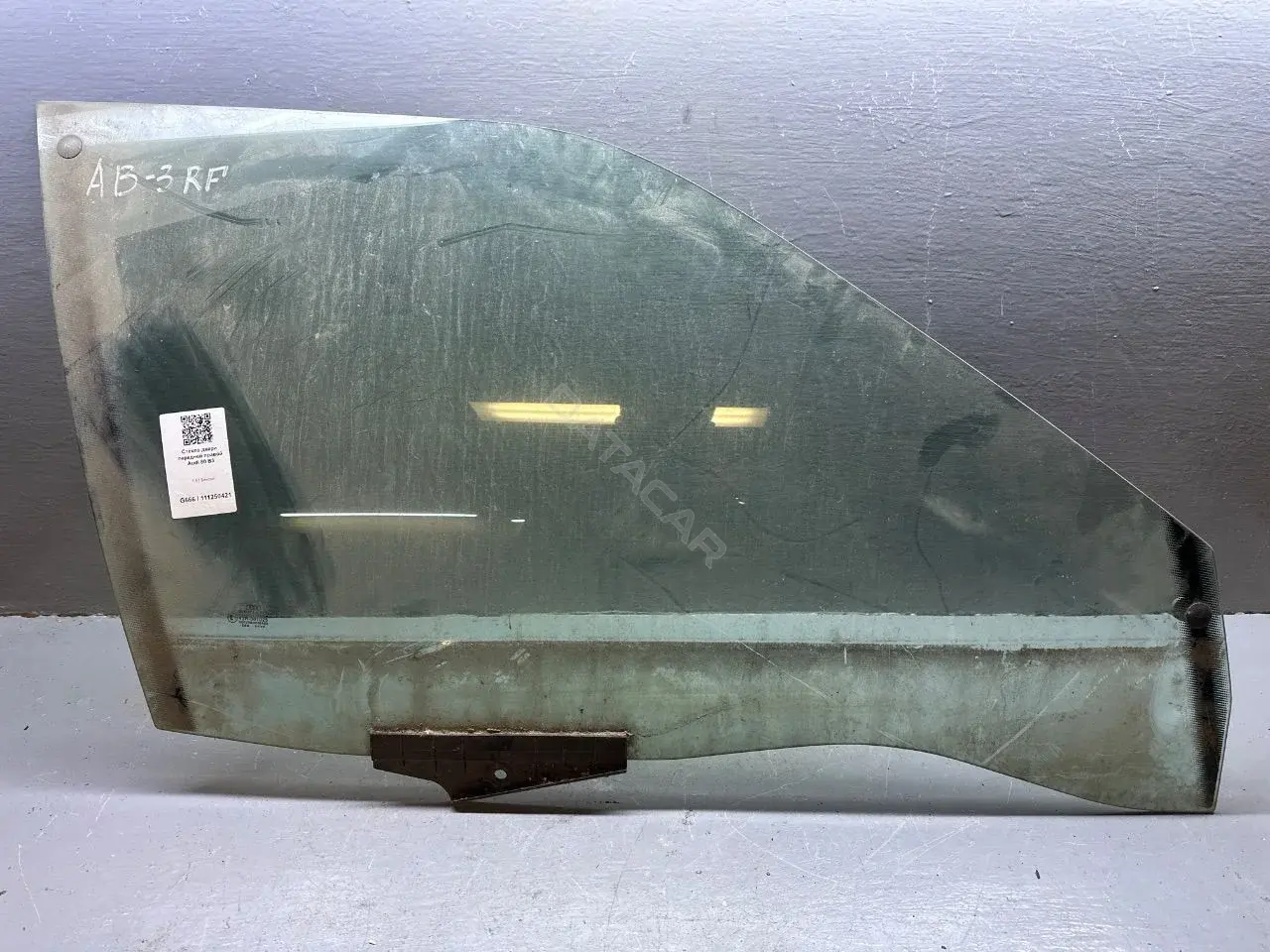Стекло двери 893845022D