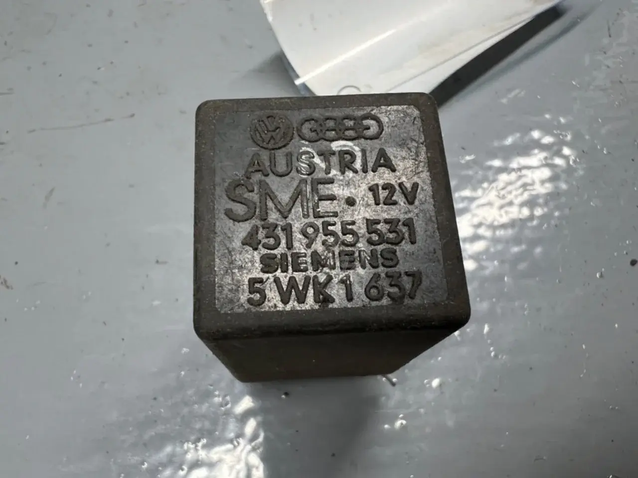 Реле стеклоочистителя 431955531, 5WK1637
