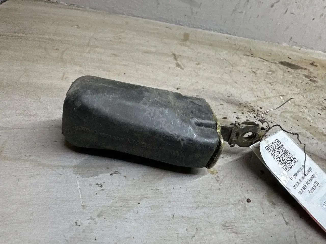 Ограничитель двери 357837323