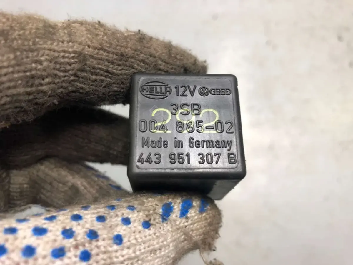 Многофункциональное реле 443951307B