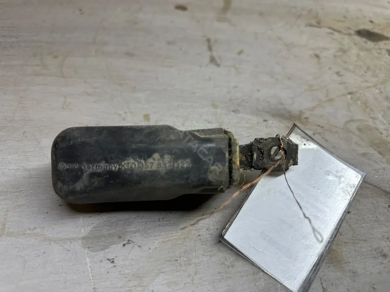 Ограничитель двери 357837323