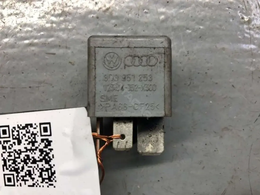 Реле вентилятора 8D0951253