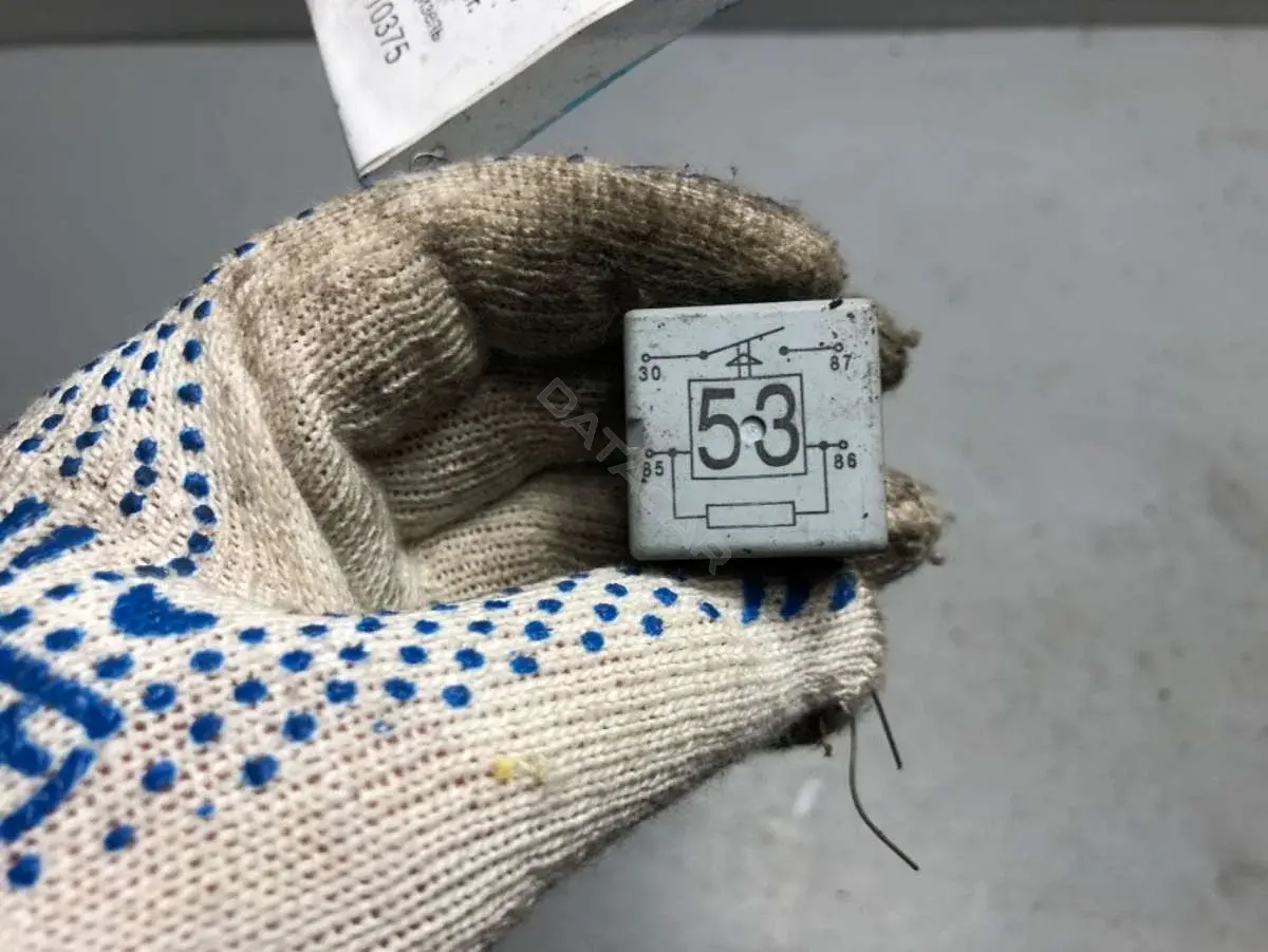 Реле вентилятора 141951253B
