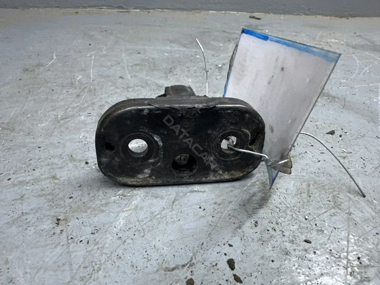 Замок крышки багажника 1T0827517A