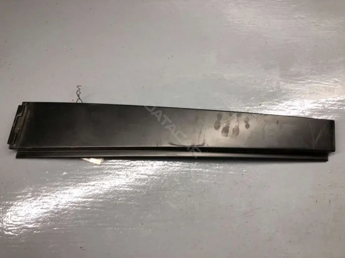 Накладка двери 1T0839890