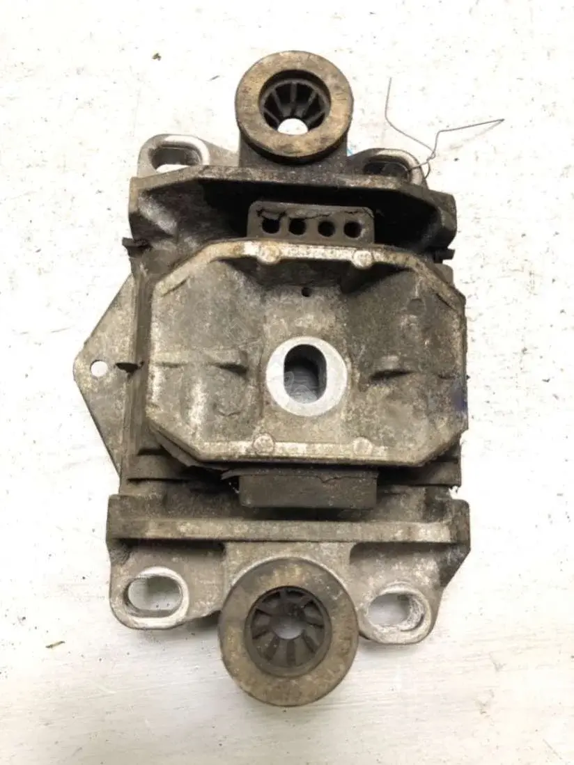 Подушка КПП 1S717M122CB, 1X437M122CC