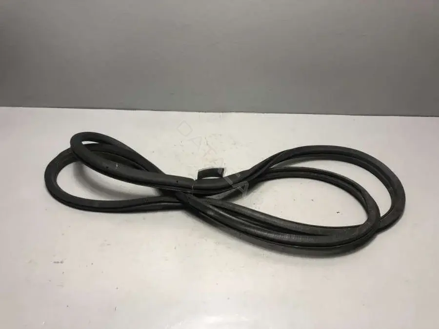 Уплотнитель двери 1T0867913K