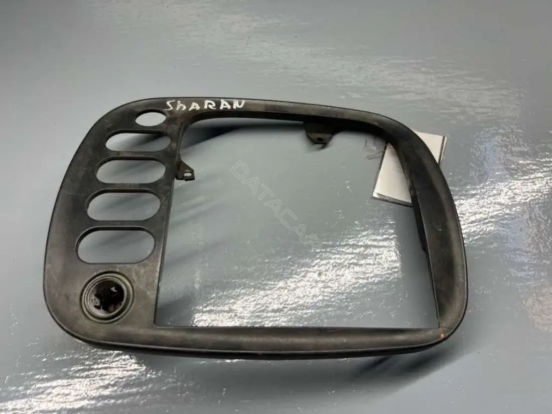 Накладка декоративная центральной консоли 7M0858105B, 96VW-15677-AAW