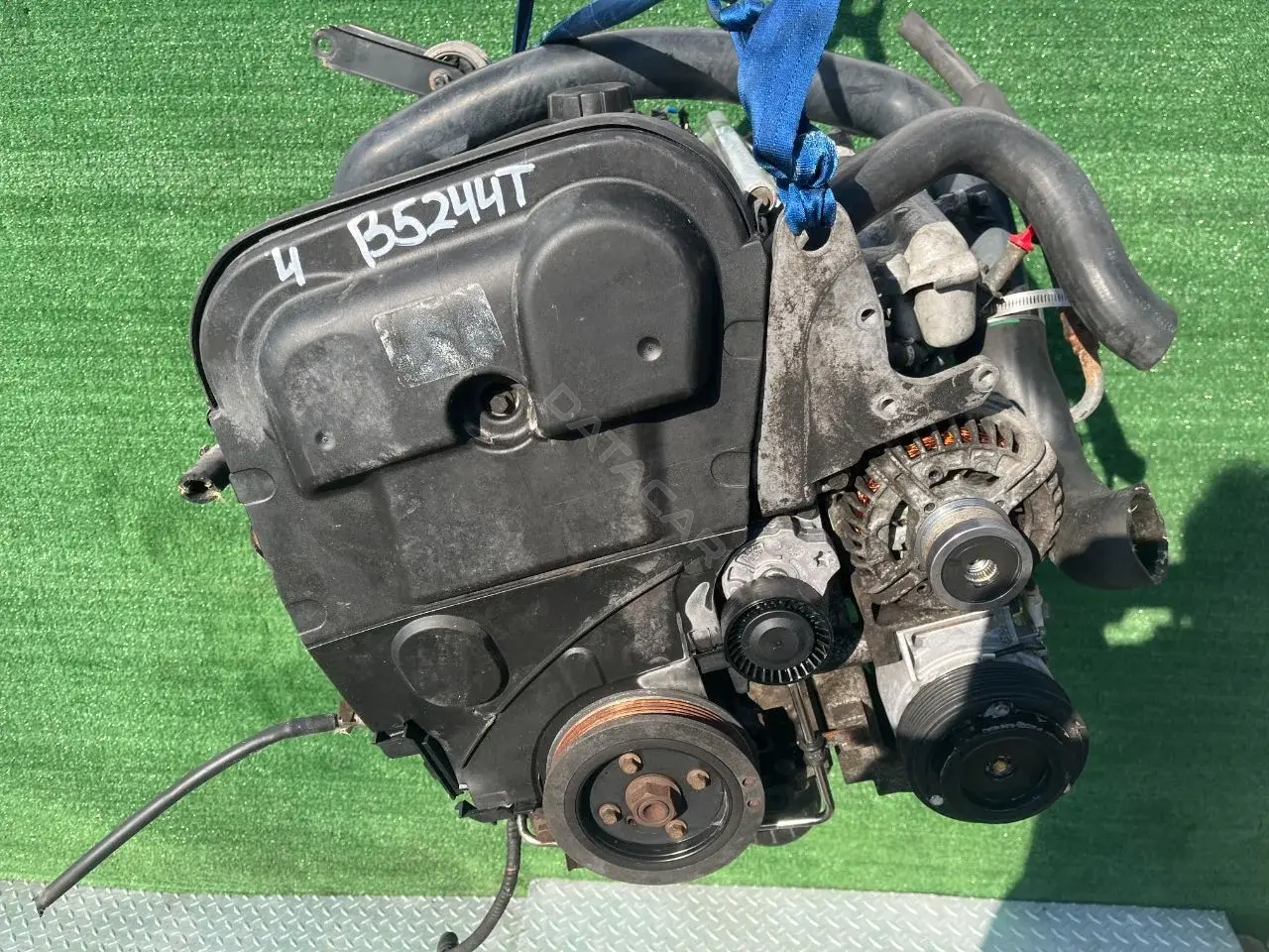 Двигатель в сборе B5244T