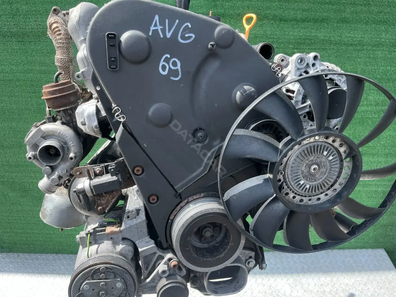 Двигатель в сборе AVG