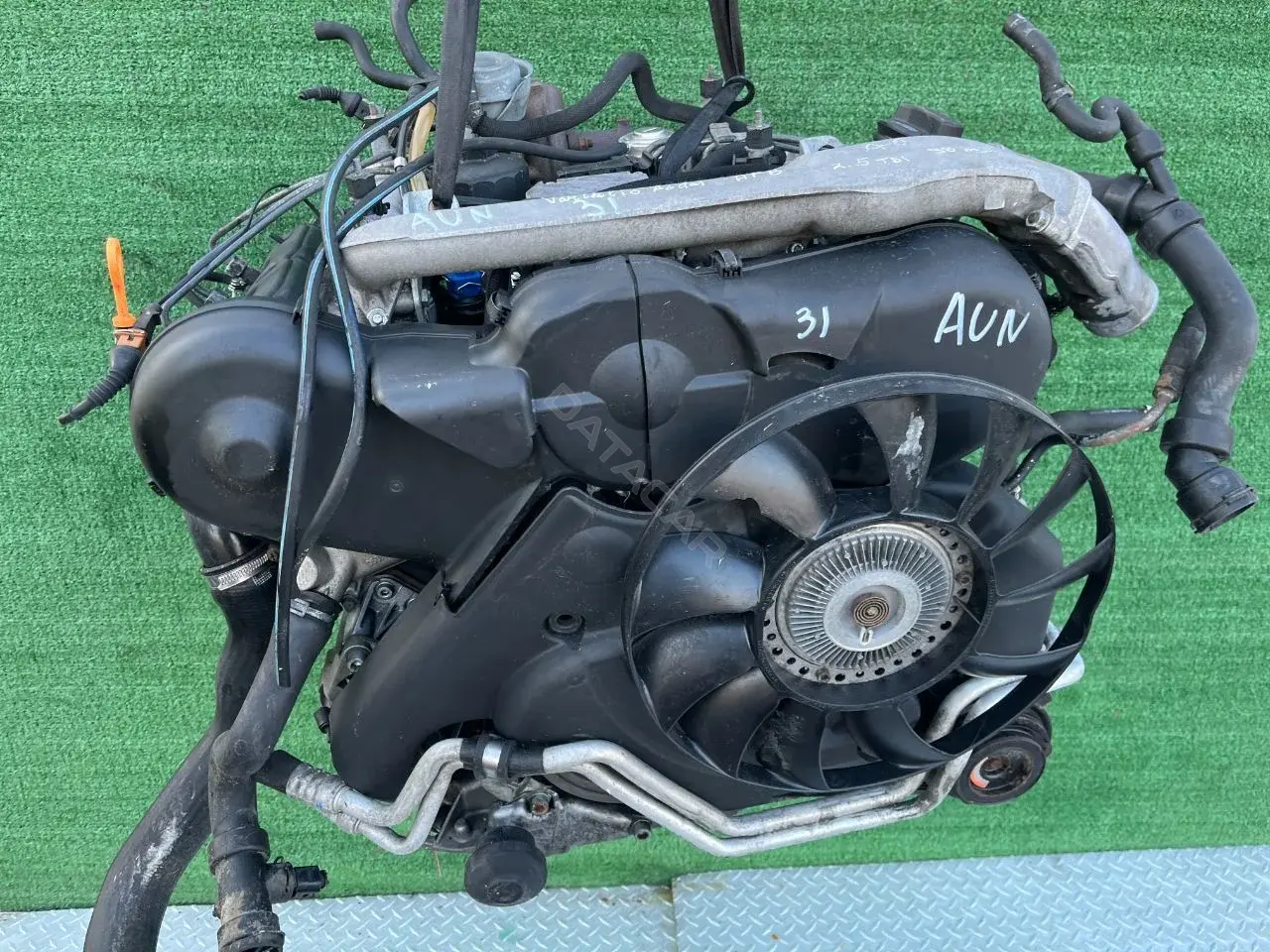 Двигатель в сборе AYM