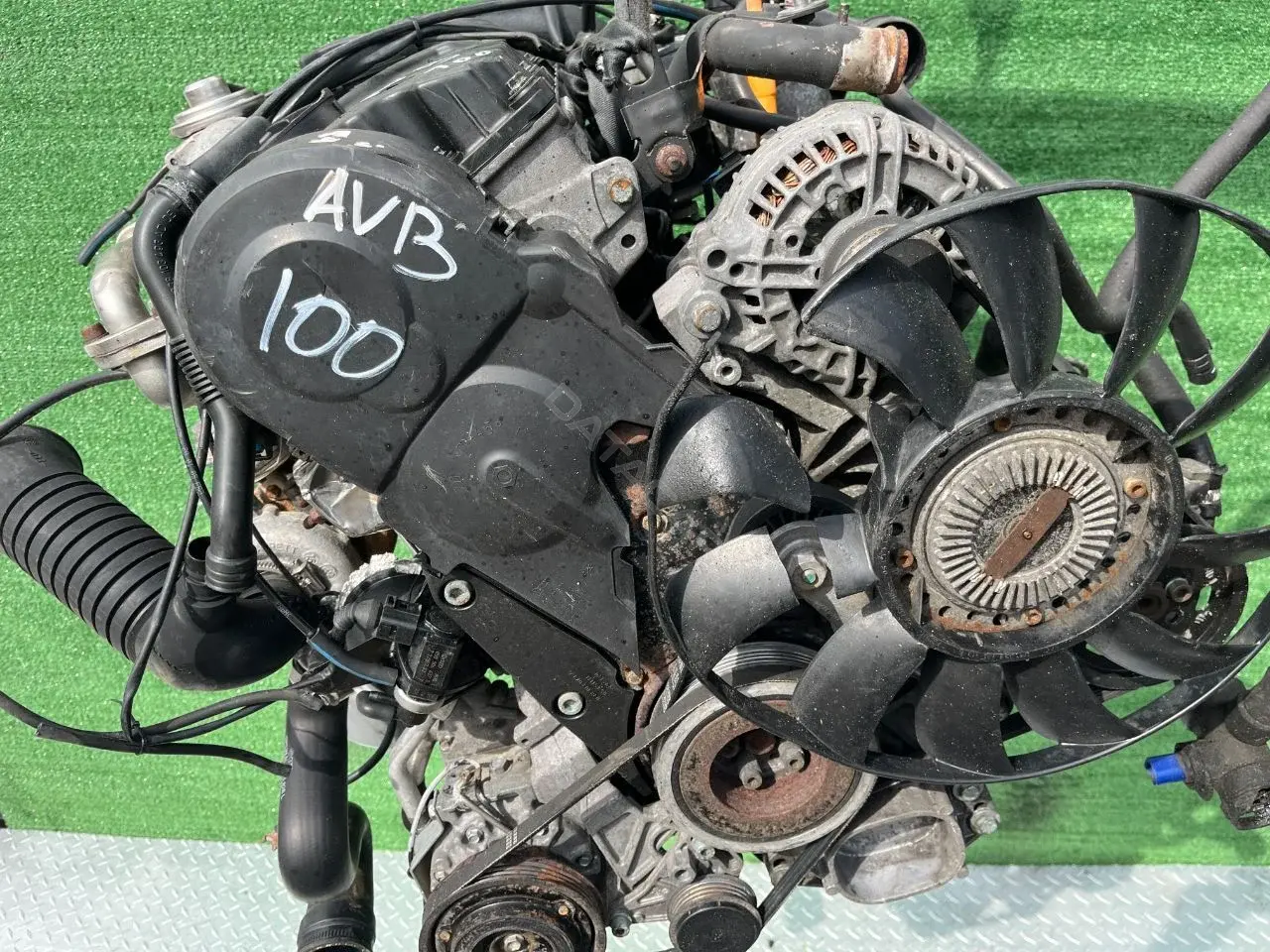 Двигатель в сборе AVB